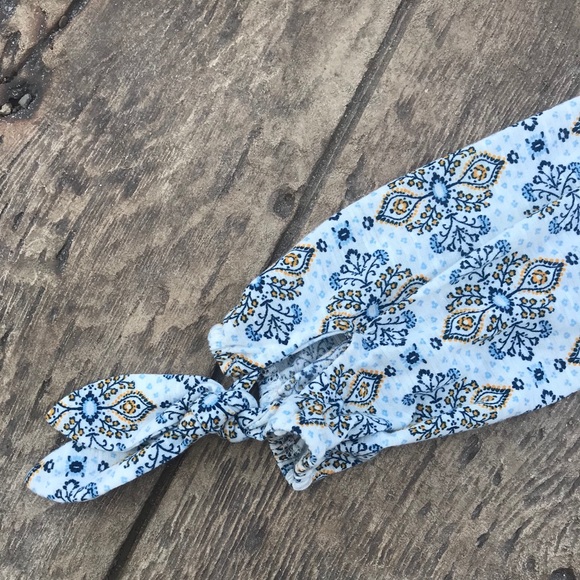 Cute flowy patterned shirt! - Picture 3 of 3